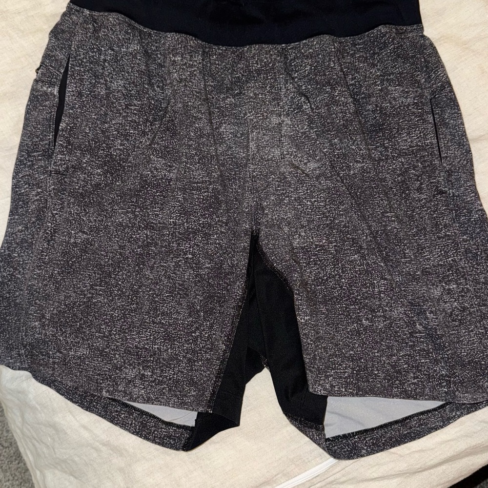 Lululemon | Linerless Pacer Shorts | Size M